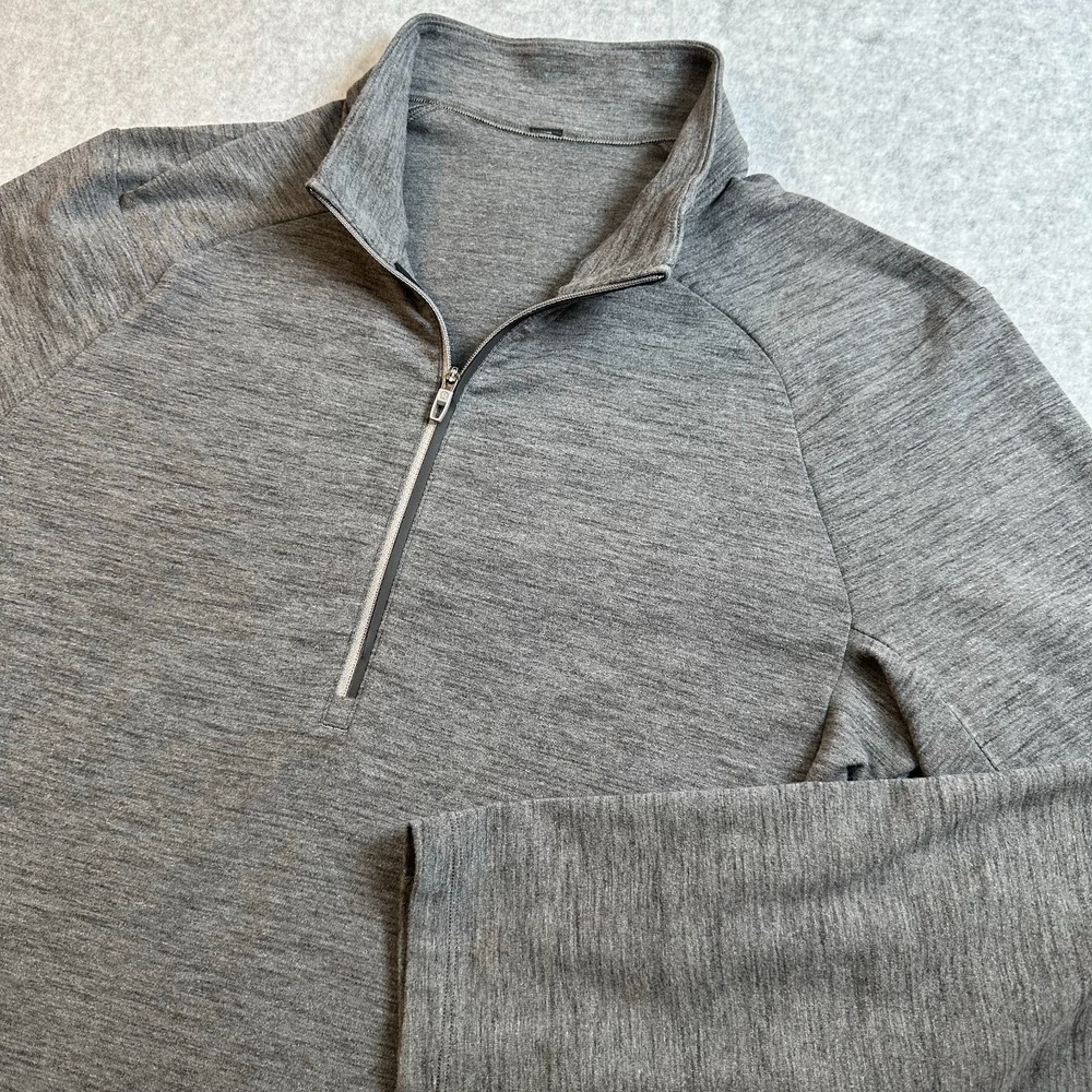 Lululemon Metal Vent Tech 1/2 Zip Mens M Slate White Long Sleeve Pullover Shirt
